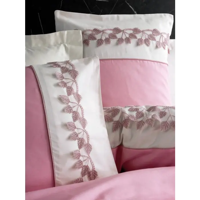 Nakışlı Çift Kişilik Saten Nev Takımı Niobe Pembe