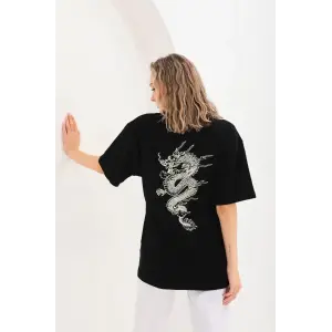 Kadın Kısa Kol Yazlık Tişört Bisiklet Yaka Ejderha Baskılı T-Shirt - Siyah