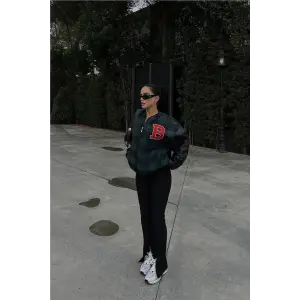 Kadın Pötikare Desen Nakışlı Kolej Ceket - Haki