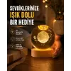 Ahşap Standlı Sarı Işıklı Dekoratif Küre Kız Figürü Tasarım