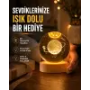 Ahşap Standlı Sarı Işıklı Dekoratif Küre Kız Figürü Tasarım