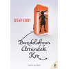 Buzdolabının Üstündeki Kız