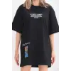 kadın  Bisiklet Yaka Baskılı Oversize T-Shirt - Siyah