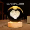 LED Işıklı Kalp Desenli Cam Küre Büyük Boy Ahşap Tabanlı