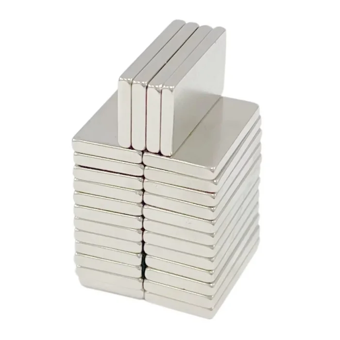 20×10×2 mm N35 Neodyum Mıknatıs – Köşeli, Nikel Kaplama (50’li Set)