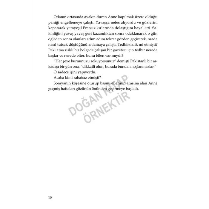 Pak İnsanlar Ülkesinde [Paperback] [Mar 12, 2025] Kenize Mourad and Süleyman Doğru