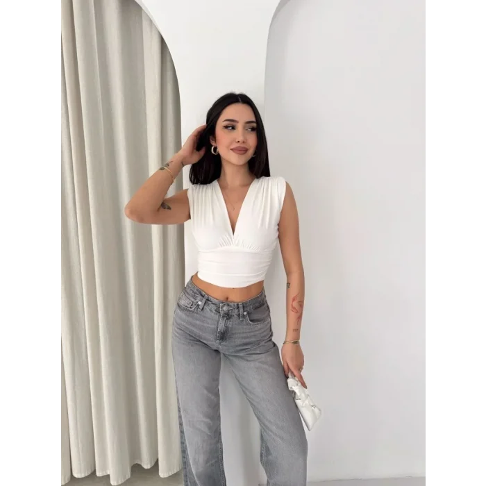 Kadın Vatkalı Kolsuz V Yaka Drapeli Crop Bluz Likralı Fit - Beyaz