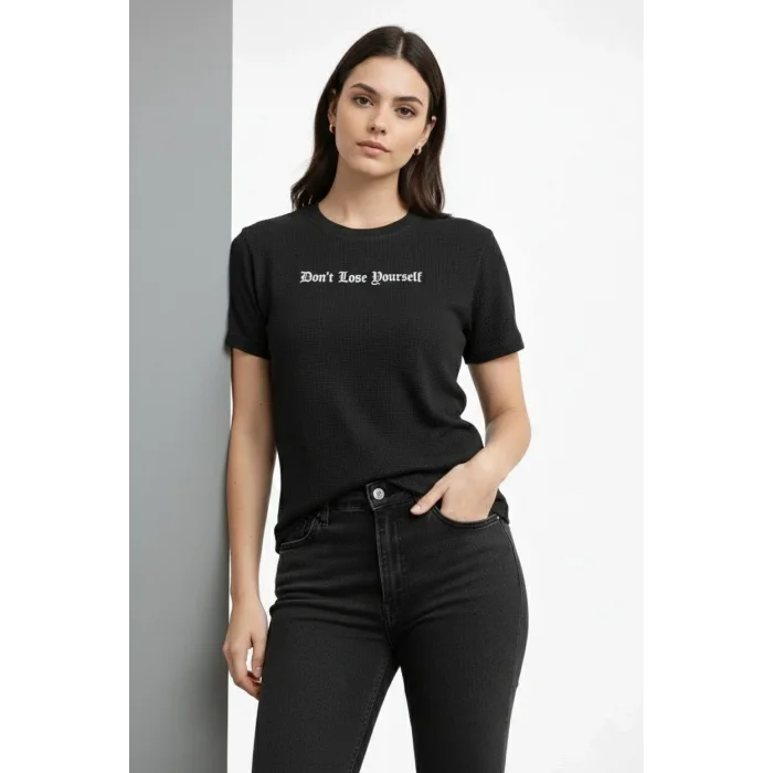 Kadın Wafıl Kumaş Tişört Regular Kalıp Bisiklet Yaka Baskılı T-Shirt - Siyah