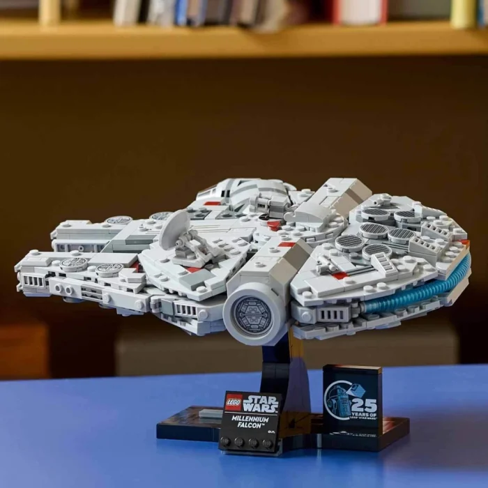 Millennium Falcon 75375