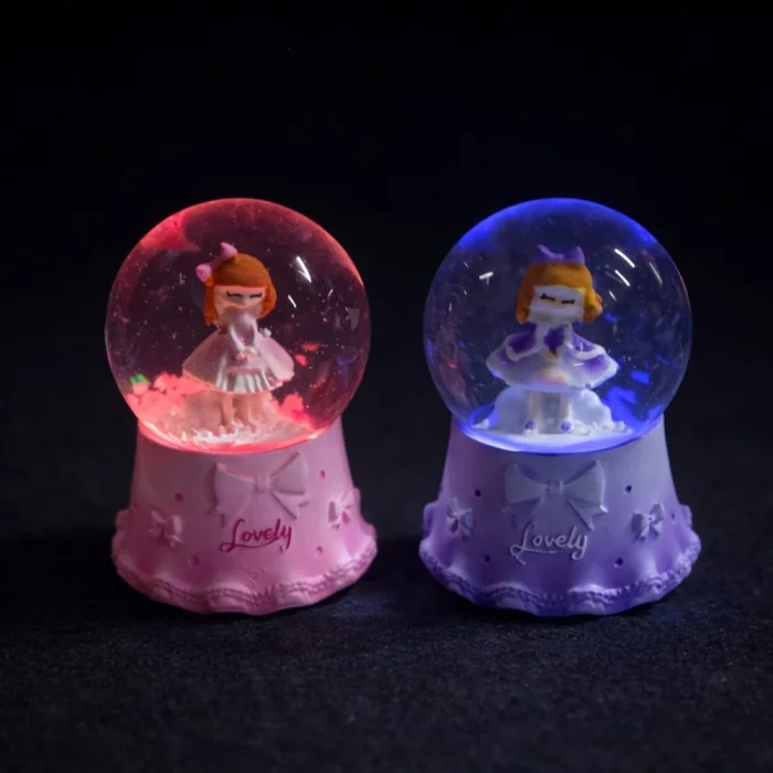 Mini Işıklı Sevimli Kız Kar Küresi