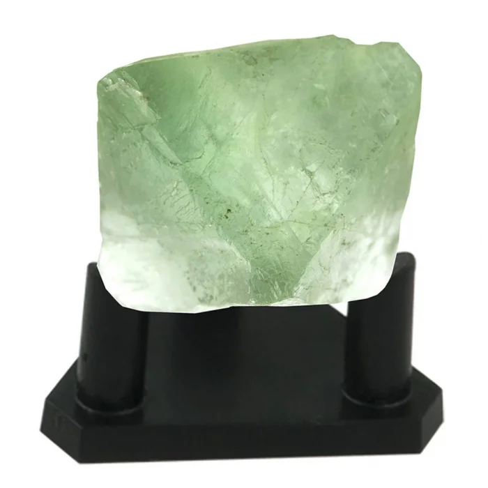 Natgeo Parlayan Kristal Lab