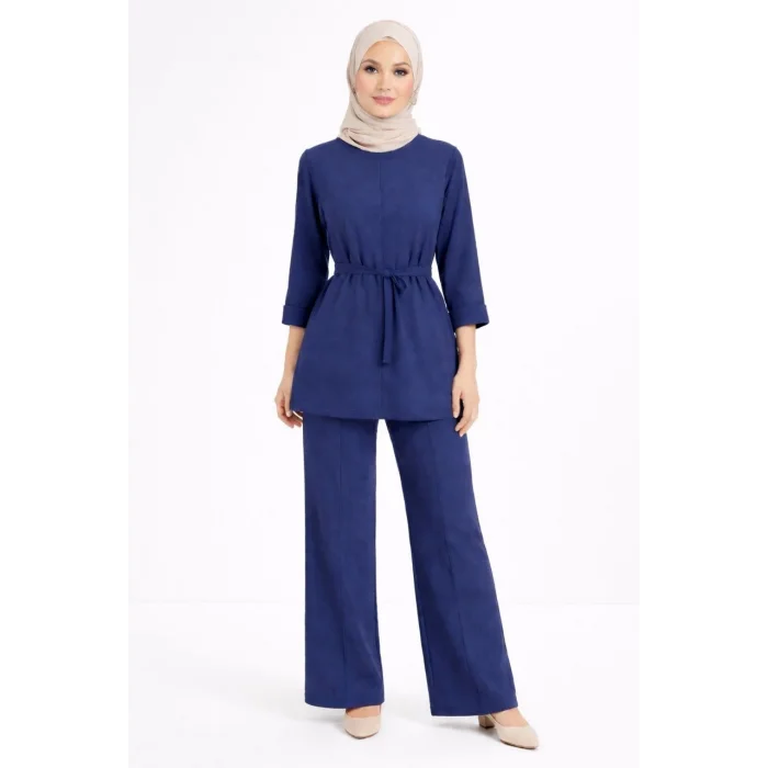 Osy Modal yumuşak dokulu Kadın Kuşaklı Tesettür Takım Salaş Kalıp 4/3 Kol Katlanmış kol İkili Takım - Lacivert