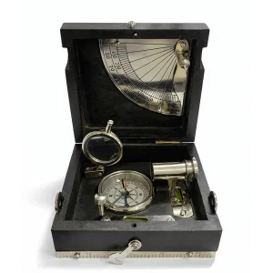 Ahşap Kutulu İşlemeli Pirinç Pusula Seti