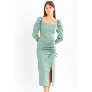 Deri Kumaş Diz Altı Boy Yırtmaçlı Büzgü Detaylı Kadın Etek-Mint