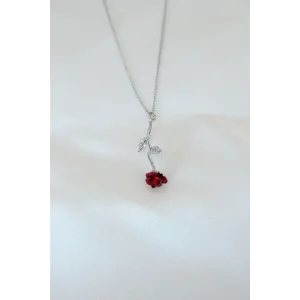 Gümüş Kaplama Kırmızı Gül Figürlü Kadın Kolye