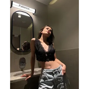 Kadın Dantel Bralet Crop Sütyen V Yaka Askılı Şık Esnek Rahat - Siyah