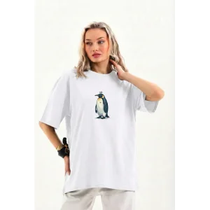 Kadın Oversize Tişört - Sırt Baskılı Survivor Penguin Temalı, Felsefi Yazılı Bisiklet yaka Tişört - Beyaz