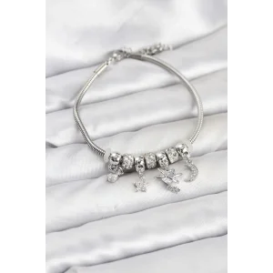 Pirinç Gümüş Renk Kalpli Model Charmlı Kadın Bileklik