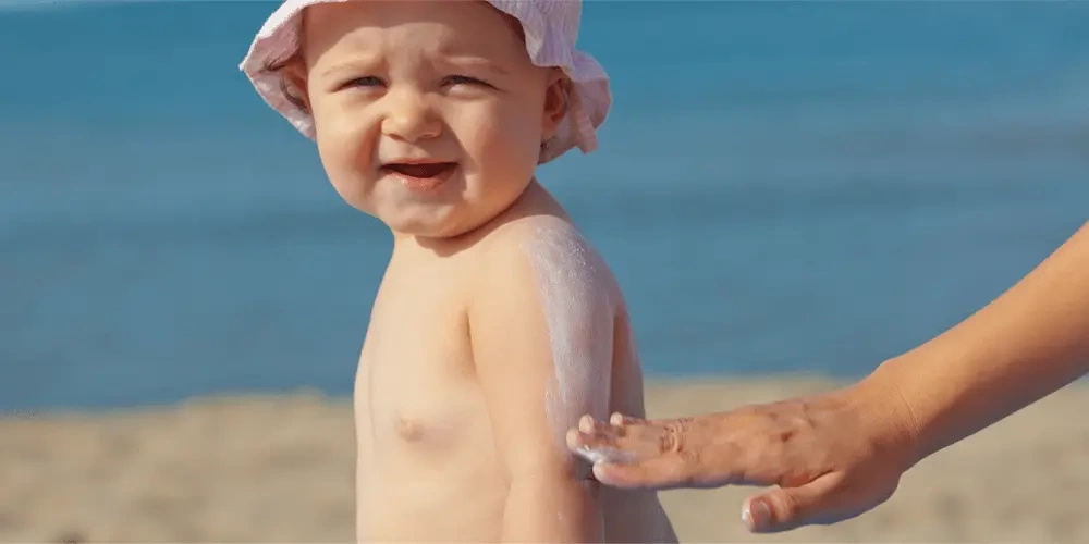 Küçük Tenler, Büyük Koruma: Bebeklerde Güneş Kremi Kullanımı