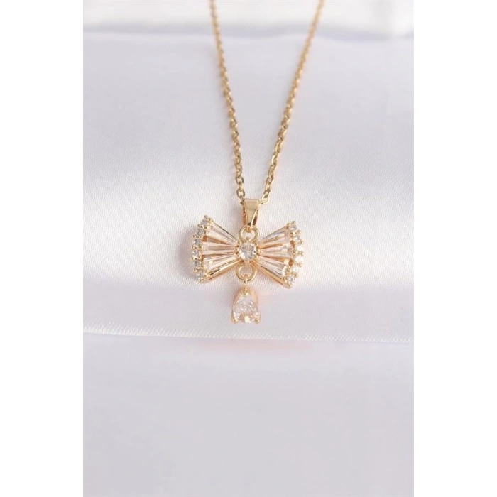 316L Çelik Zincir Altın Renk Zirkon Taşlı Kalp Detay Fiyonk Kolye