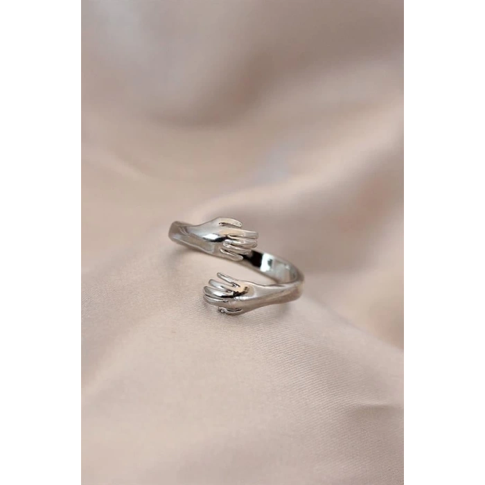 Ayarlamalı Gümüş Renk Metal Sarılan Eller Model Yüzük