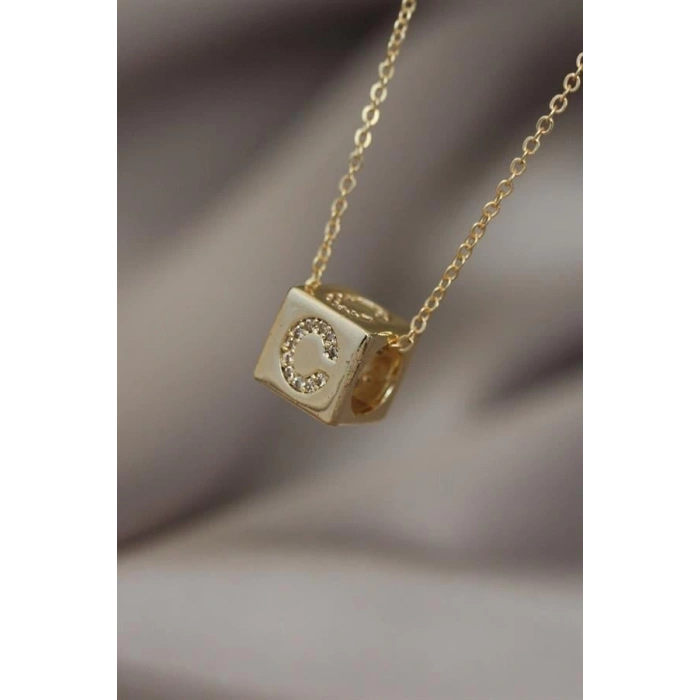 Gold Renk Zirkon Taşlı Küp Model C Harfli Kolye