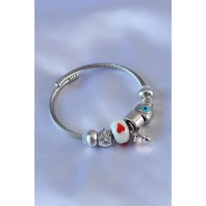 Kalp ve Nazar Boncuk Detaylı Charm Kadın Bileklik