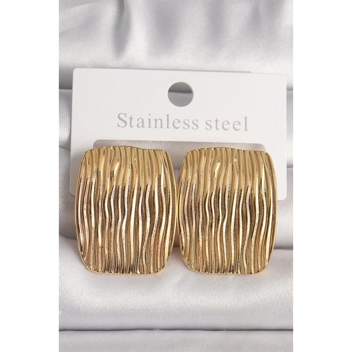 Pirinç Gold Renk İşlemeli Kare Plaka Model Kadın Küpe