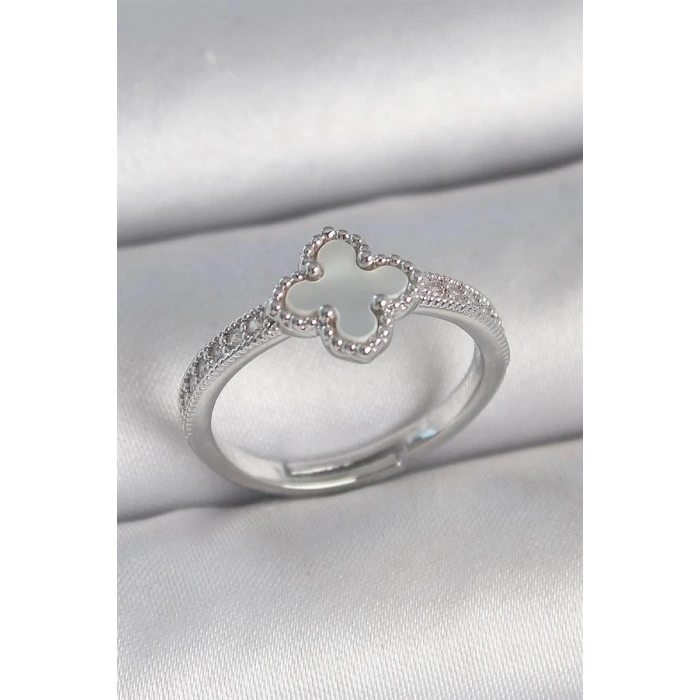 Pirinç Gümüş Renk Zirkon Taşlı Beyaz Mineli Yonca Model Ayarlanabilir Kadın Yüzük