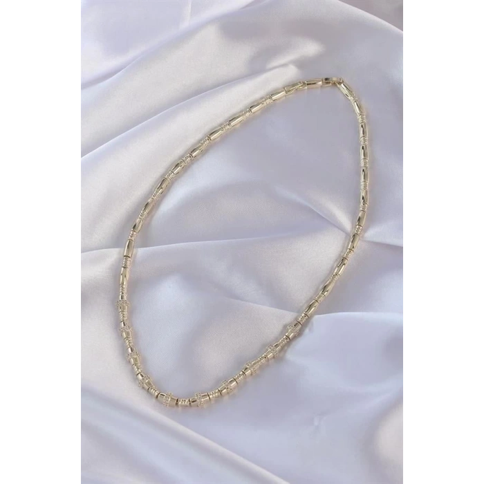 Vip Seri Pirinç Gold Renk Zirkon Taş Detaylı Serenay Kolyesi