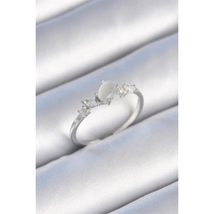 Pirinç Gümüş Renk Zirkon Taşlı Oval Beyaz Mineli Kadın Yüzük