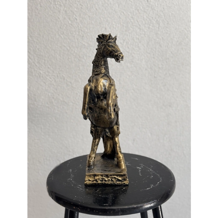 Dekoratif At Heykeli