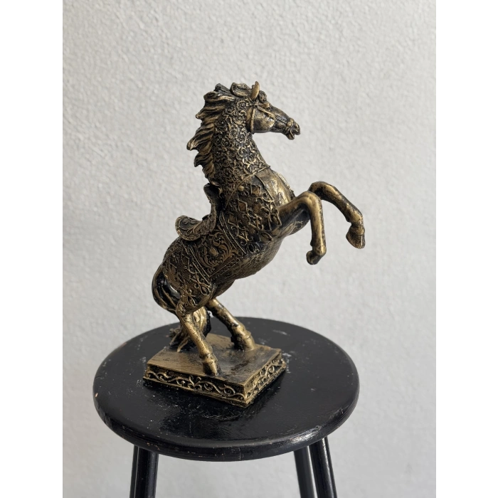 Dekoratif At Heykeli