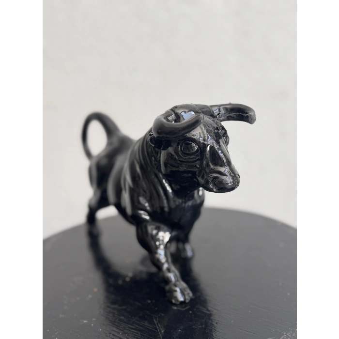 Dekoratif Boğa Heykeli