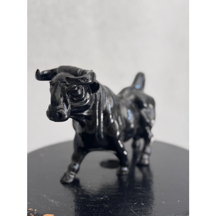 Dekoratif Boğa Heykeli