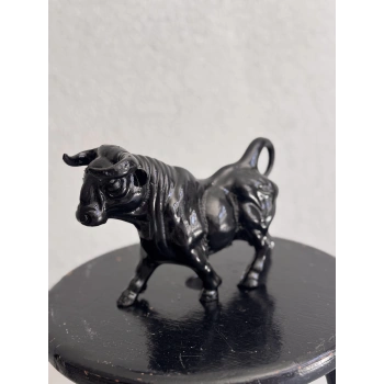 Dekoratif Boğa Heykeli