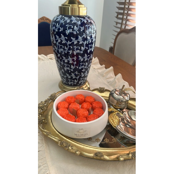 Kırmızı Şakayık Bahçesi