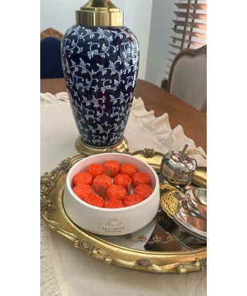 Kırmızı Şakayık Bahçesi