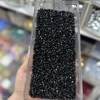 3 mm Piramit Boncuk (100 gram)