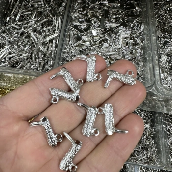 METAL GÜMÜŞ TOPUKLU AYAKKABI (50 gram)