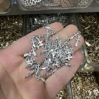METAL GÜMÜŞ SALLANTI KILIÇ (50 gram)