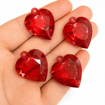 AKRİLİK KIRMIZI KALP (500 gram - 165 adet)