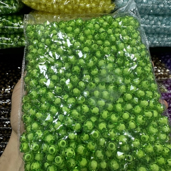 10 mm küp çanta boncuğu (500 gr)