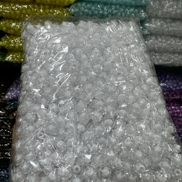 10 mm küp çanta boncuğu (500 gr)