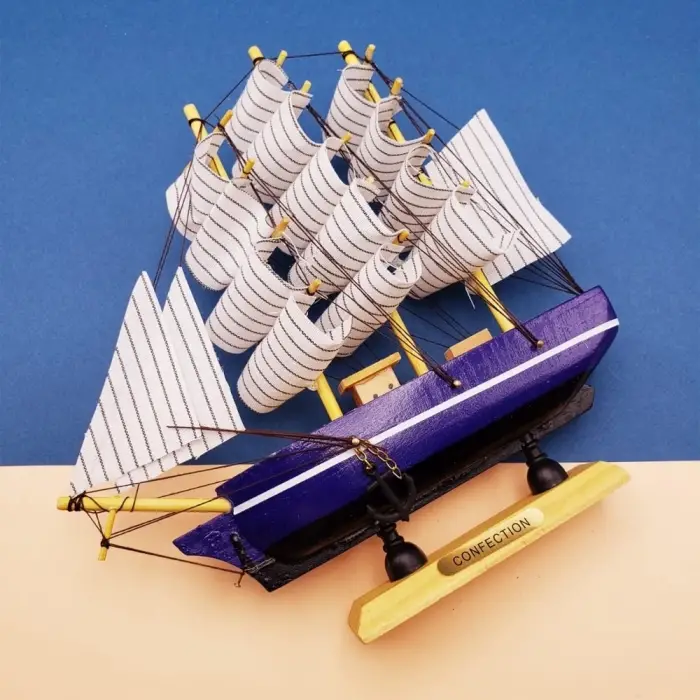 Büyük Boy Yelkenli Ahşap Gemi