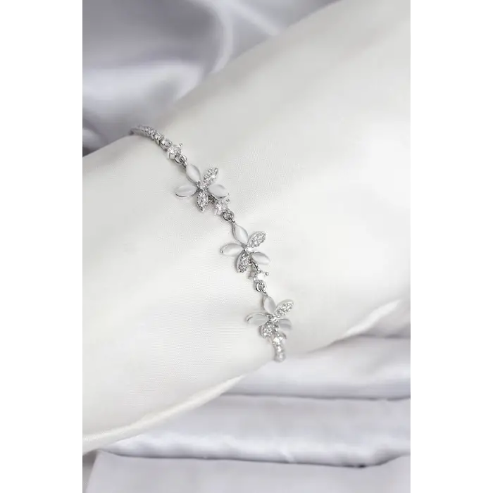 Çiçek Model Zirkon Taşlı Gümüş Renk Pirinç Su Yolu Kadın Bileklik
