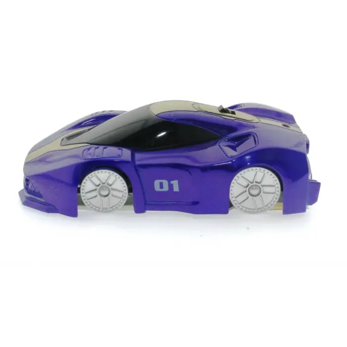 Duvarda Yürüyen Mavi Araba