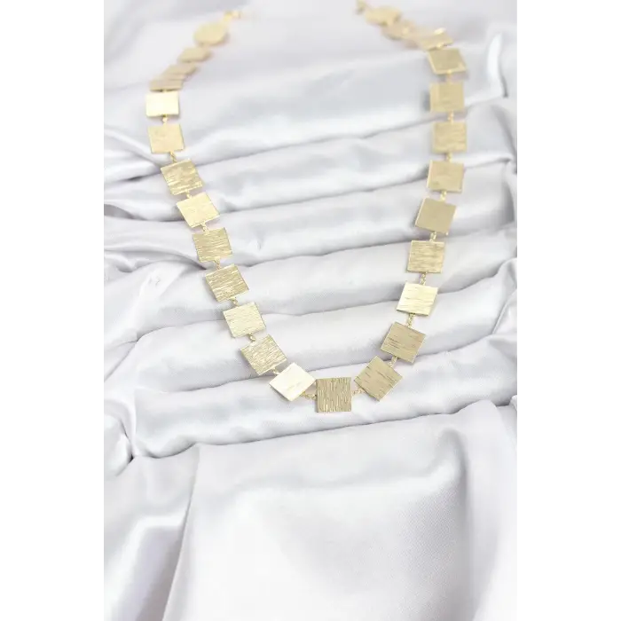 Kare Plaka Model Gold Renk Kadın Kolye