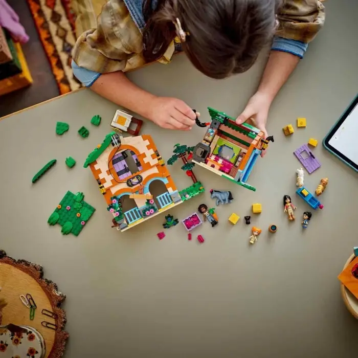 LEGO Friends Midilli Çiftliği ve Ahır 42654