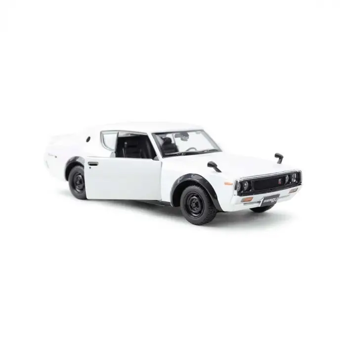 MAY 31528 Maisto 1/24 1973 Nissan Skyline 2000GT-R KPGC110